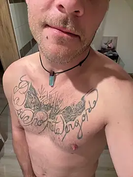 Manu1983el01 online show from February 2026 06:25:01 PM