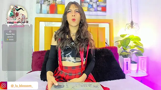 Snapshot of Milow_Russo_ chatting on December 2025 07:07:01 PM Milow Russo online show from December 2025 07:07:01 PM