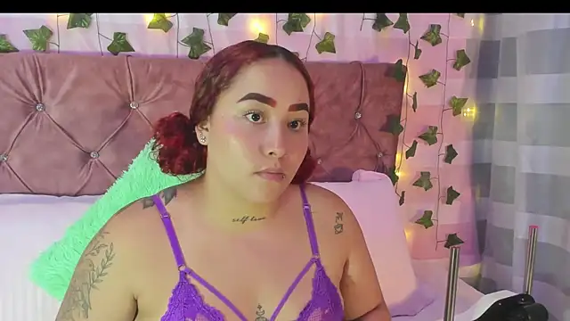 Ayla-marttinez online show from February 2026 01:32:01 AM