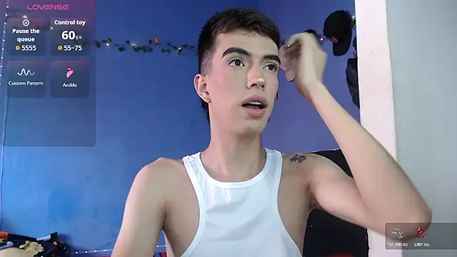 Juan Gomezz26 online show from June 2026 08:13:02 PM