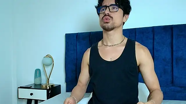 Ethan Briggs online show from December 2025 05:25:01 AM