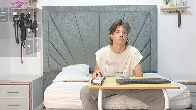 Snapshot of LoganRyder_OS chatting on December 2025 06:39:02 AM LoganRyder OS online show from December 2025 06:39:02 AM