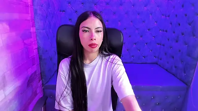 Snapshot of Alana_Hotterr chatting on February 2026 03:46:02 AM Alana Hotterr online show from February 2026 03:46:02 AM