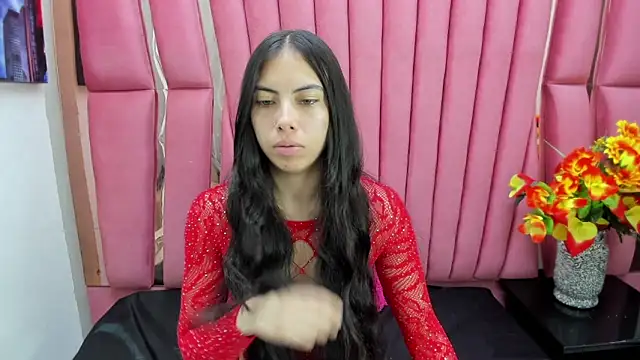 Snapshot of Alana_Hotterr chatting on February 2026 04:57:02 AM Alana Hotterr online show from February 2026 04:57:02 AM