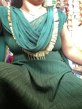 Snapshot of cute_mahi001 chatting on June 2026 05:42:01 AM cute mahi001 online show from June 2026 05:42:01 AM