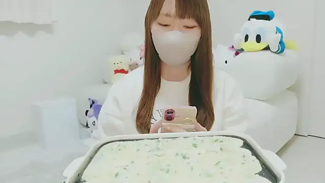 yuyuchan   online show from February 2026 12:32:01 PM