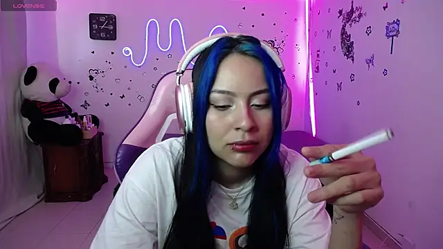 Snapshot of milusolers chatting on December 2025 01:49:02 PM milusolers online show from December 2025 01:49:02 PM