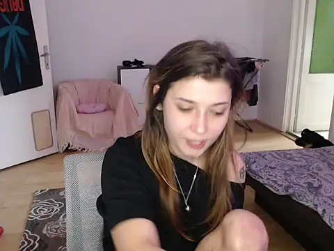 Snapshot of AlienforTwenty chatting on December 2025 10:13:02 AM AlienforTwenty online show from December 2025 10:13:02 AM