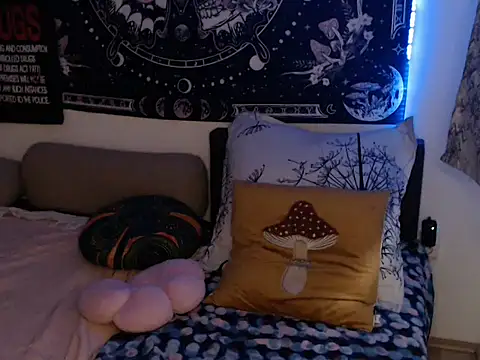 Snapshot of AlienforTwenty chatting on February 2026 02:43:01 PM AlienforTwenty online show from February 2026 02:43:01 PM