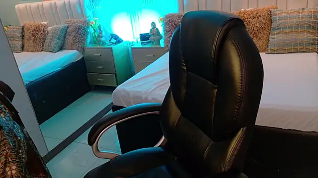 danielamilles online show from February 2026 04:43:02 AM