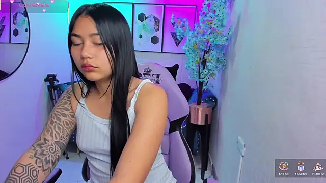 Snapshot of Carolina_cherry chatting on June 2026 12:26:02 PM Carolina cherry online show from June 2026 12:26:02 PM