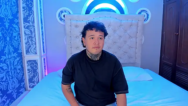 Beele and Evie online show from February 2026 07:58:01 PM