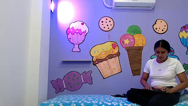 NOVAHOT98 online show from February 2026 07:54:01 PM