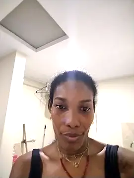 Snapshot of Shaara_bloommy chatting on December 2025 04:06:02 AM Shaara bloommy online show from December 2025 04:06:02 AM