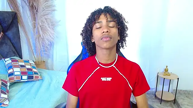 angelll18  online show from December 2025 08:17:01 PM