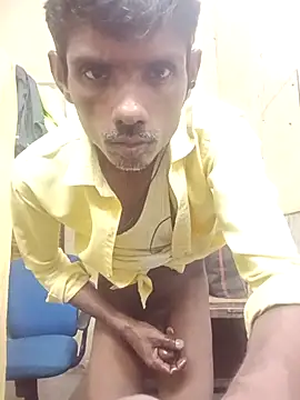 Snapshot of Akash32y chatting on December 2025 07:53:02 PM Akash32y online show from December 2025 07:53:02 PM