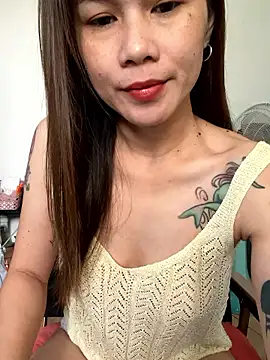 Snapshot of Phinyapath chatting on January 2026 05:02:02 AM Phinyapath online show from January 2026 05:02:02 AM