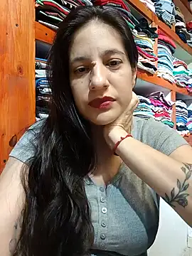 julietaloovee online show from February 2026 09:31:02 PM