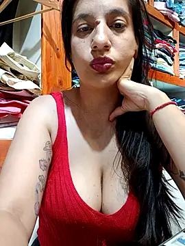 julietaloovee online show from February 2026 09:34:01 PM