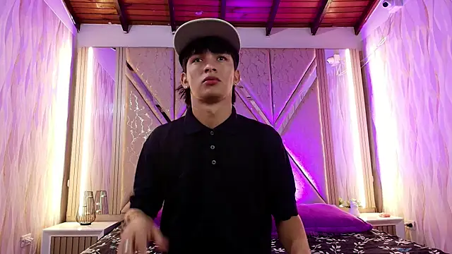 Skinny boyx online show from December 2025 01:15:01 PM