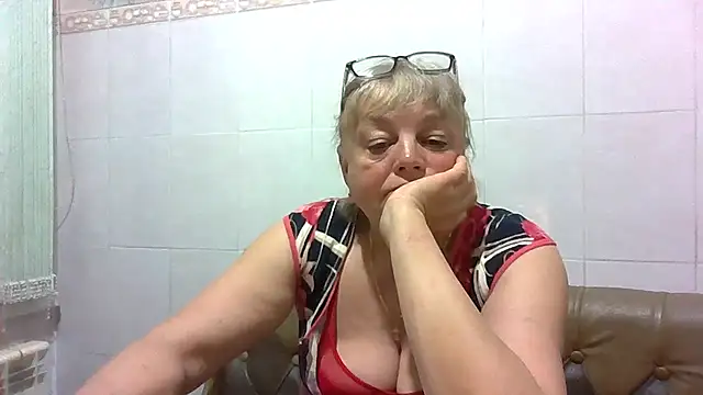 LinaLight88 online show from April 2026 09:39:33 PM