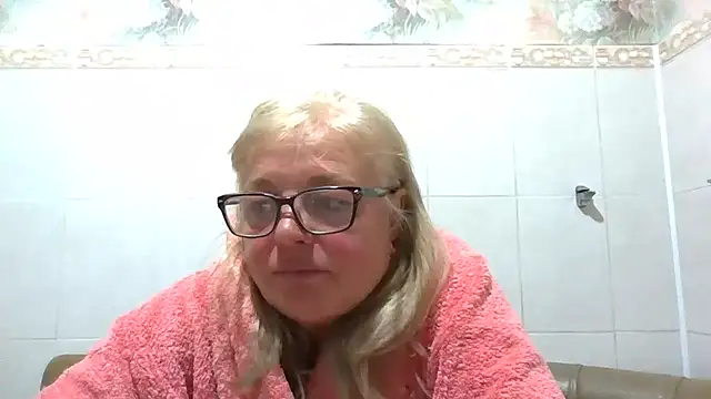 Snapshot of LinaLight88 chatting on May 2026 07:56:01 PM LinaLight88 online show from May 2026 07:56:01 PM