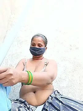 Shreya pandit online show from February 2026 11:03:01 AM