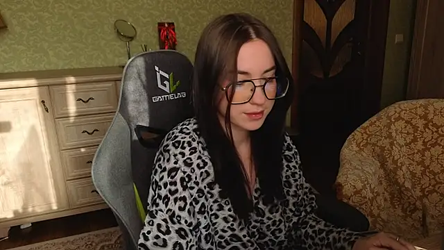 Snapshot of AnneAverry chatting on February 2026 10:53:02 AM AnneAverry online show from February 2026 10:53:02 AM