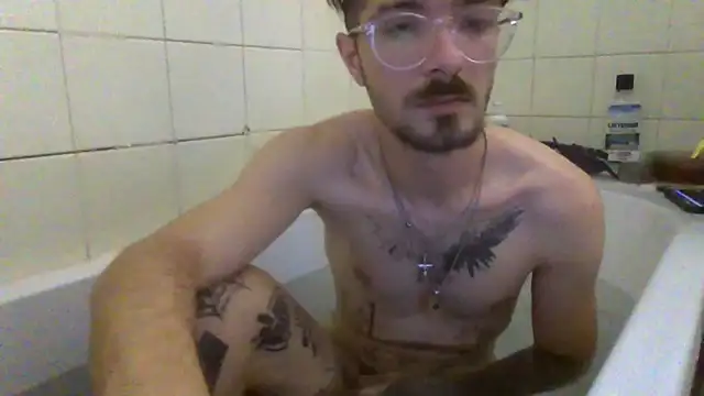 Snapshot of atreus69big chatting on July 2026 01:40:01 PM atreus69big online show from July 2026 01:40:01 PM
