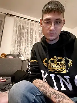 hotchris0708 online show from December 2025 05:51:02 PM