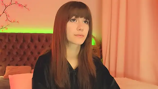MilanaHotts online show from June 2026 05:13:02 AM