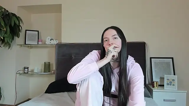 AdrianaCult online show from February 2026 06:23:02 PM