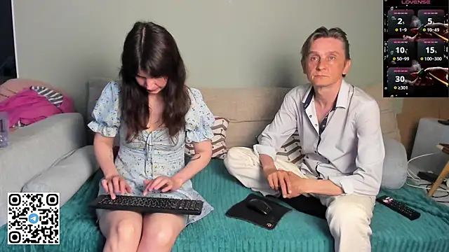 Snapshot of WeliosCouple chatting on June 2026 07:24:02 AM WeliosCouple online show from June 2026 07:24:02 AM