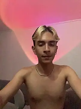 Snapshot of Dracco_Velour_ chatting on March 2026 07:38:01 PM Dracco Velour online show from March 2026 07:38:01 PM