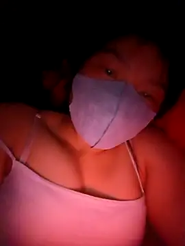 Snapshot of May-Ne chatting on February 2026 01:42:02 AM May-Ne online show from February 2026 01:42:02 AM