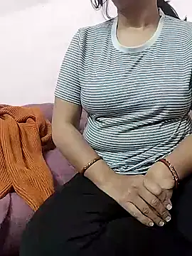 QSMTCNNT online show from December 2025 11:47:01 AM