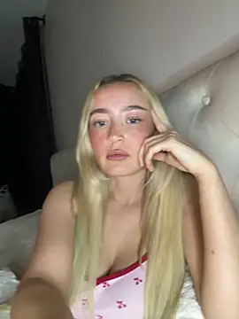 Snapshot of TashaXnaughty chatting on December 2025 09:43:02 PM TashaXnaughty online show from December 2025 09:43:02 PM