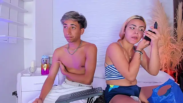 kimberlyAndOstin online show from December 2025 12:43:01 PM