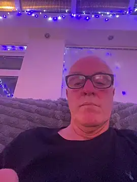 madgaz online show from December 2025 09:08:02 PM