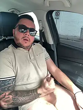 Diegohernan17 online show from June 2026 06:09:02 PM