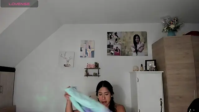 VEROSlen- online show from January 2026 01:52:02 AM