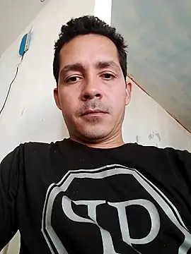 Chris hot33 online show from December 2025 07:31:01 PM