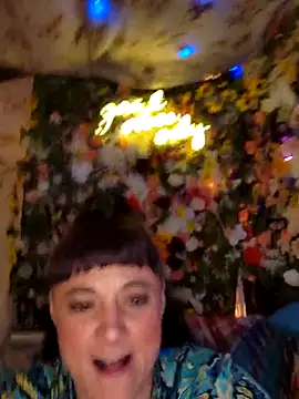 infinirose online show from April 2026 12:02:01 PM