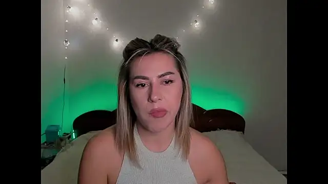 Roxi Joy online show from January 2026 06:09:01 PM