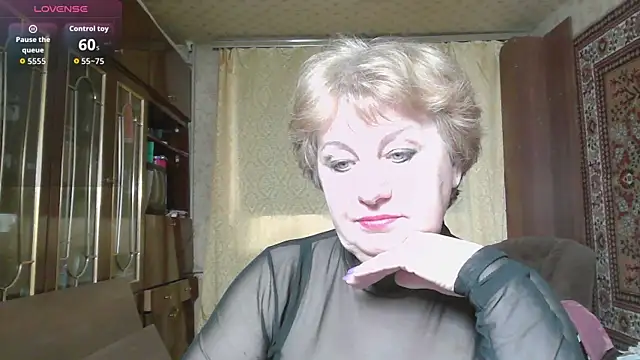 Casey peach online show from April 2026 05:05:01 AM