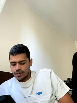 HotWhisper22 online show from December 2025 01:05:01 PM