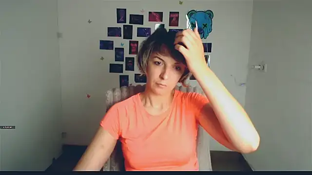 Snapshot of Lana_Foxyy chatting on May 2026 12:33:02 PM Lana Foxyy online show from May 2026 12:33:02 PM