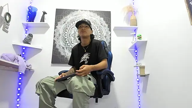 AndyKings 1 online show from April 2026 04:23:02 AM