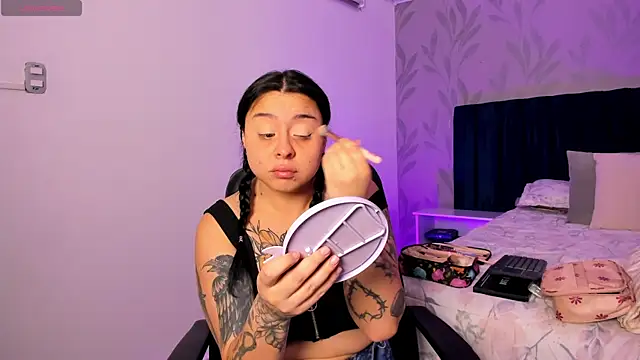 Snapshot of Saarada chatting on January 2026 05:23:02 AM Saarada online show from January 2026 05:23:02 AM