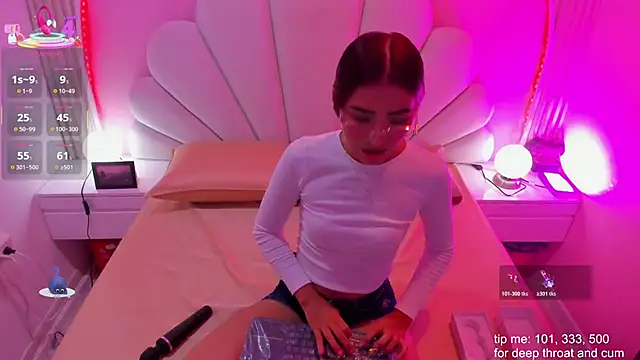 Snapshot of Ary__cherry chatting on December 2025 07:31:02 PM Ary cherry online show from December 2025 07:31:02 PM